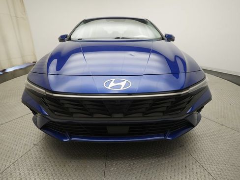 Used 2024 Hyundai Elantra Limited FWD image 11