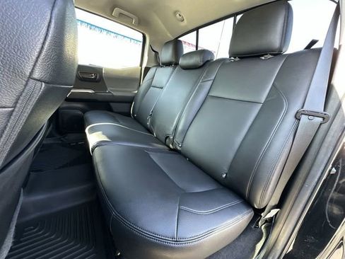 Used 2022 Toyota Tacoma SR5 AWD/4WD image 21