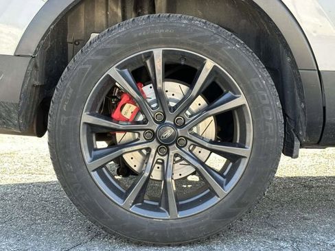 Used 2018 Ford Explorer XLT w/ Equipment Group 202A image 8