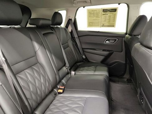 Used 2026 Nissan Rogue Platinum w/ Platinum Premium Package AWD/4WD image 36