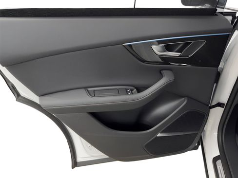 New 2026 Audi Q8 Premium Plus image 17