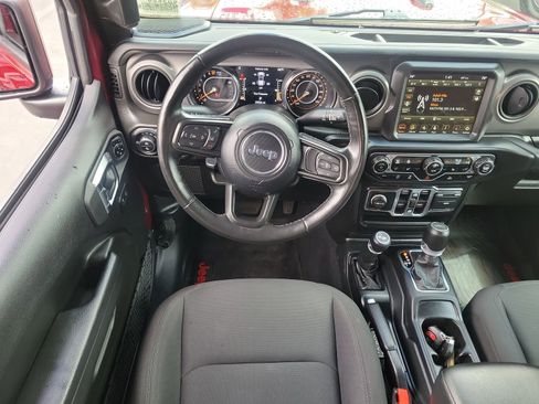 Used 2022 Jeep Gladiator Sport image 7