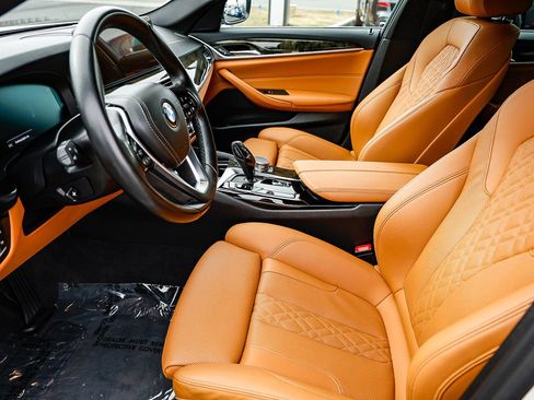 Used 2021 BMW 530e w/ Parking Assistance Package image 19