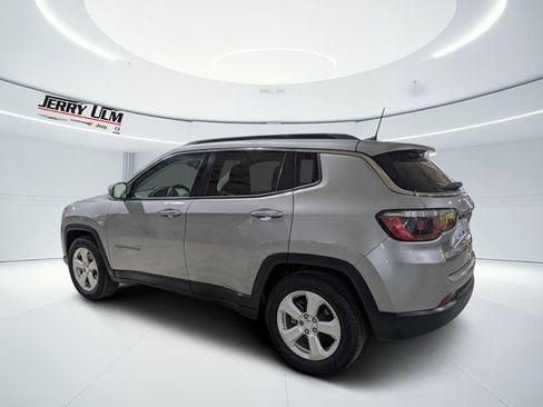 Used 2020 Jeep Compass Latitude FWD image 5