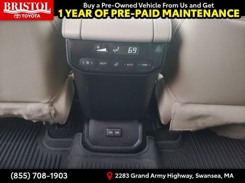 Used 2023 Toyota Highlander XLE AWD/4WD image 18