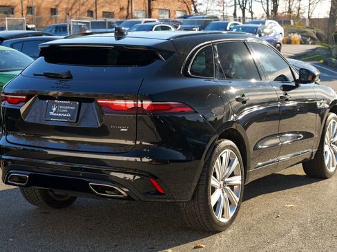 Used 2023 Jaguar F-PACE R-Dynamic S image 7