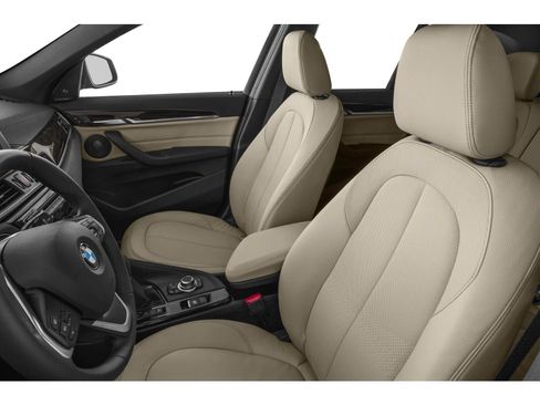 Used 2018 BMW X1 xDrive28i AWD/4WD image 4