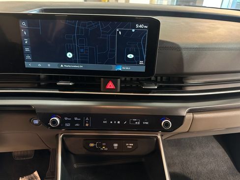 Used 2026 Kia Carnival FWD image 17