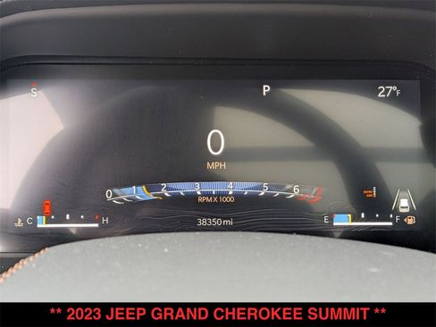 Used 2023 Jeep Grand Cherokee Summit w/ Luxury Tech Group V image 22