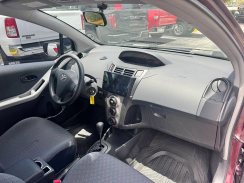 Used 2010 Toyota Yaris 2-Door Hatchback FWD image 16