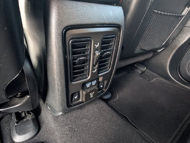 Used 2025 Dodge Durango GT AWD/4WD image 17