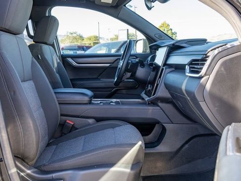 Used 2025 GMC Acadia Elevation image 7