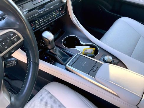 Used 2020 Lexus RX 450h AWD w/ Premium Package image 16