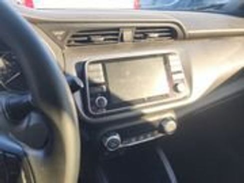 Used 2019 Nissan Kicks SV image 5