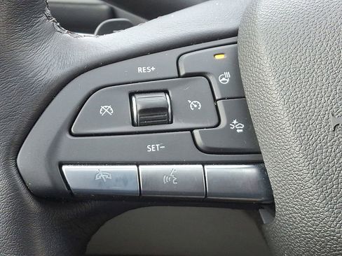 Certified 2022 Cadillac XT4 Luxury w/ Cold Weather Package image 22