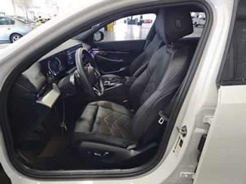 Used 2024 BMW 530i w/ M Sport Package image 4