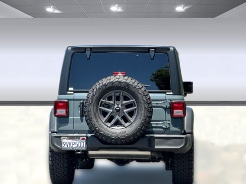 Used 2025 Jeep Wrangler Unlimited Sport AWD/4WD image 9