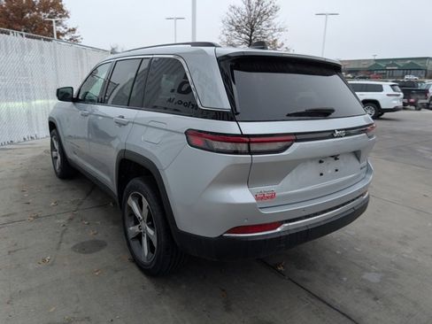 Used 2022 Jeep Grand Cherokee Limited image 13