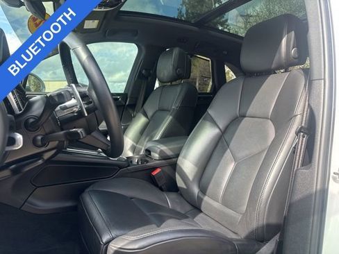 Used 2022 Porsche Macan image 9