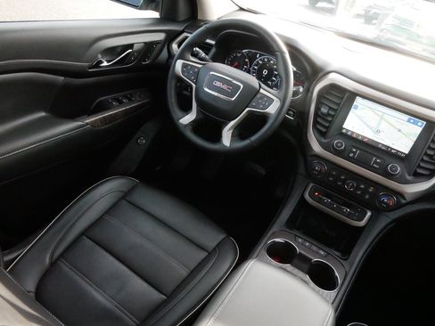 Used 2023 GMC Acadia Denali w/ Black Diamond Edition image 9