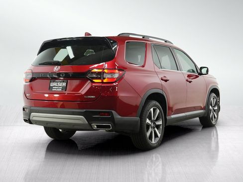Used 2023 Honda Pilot Touring image 5