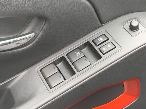 Used 2025 Nissan Frontier Pro-X RWD image 14