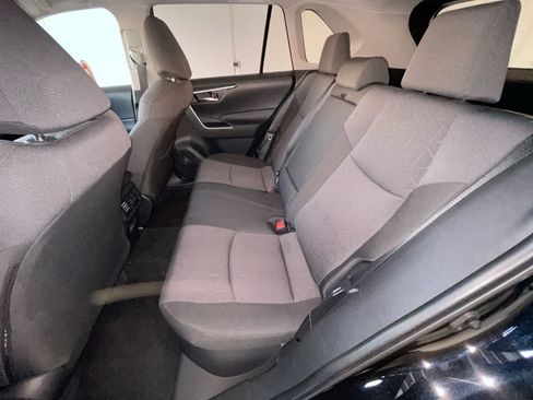 Used 2025 Toyota RAV4 XLE AWD/4WD image 22