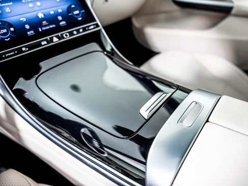 Certified 2024 Mercedes-Benz C 300 Sedan image 18