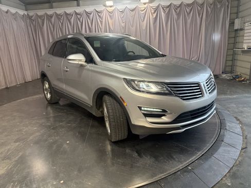 Used 2018 Lincoln MKC Select w/ Select Plus Package image 3