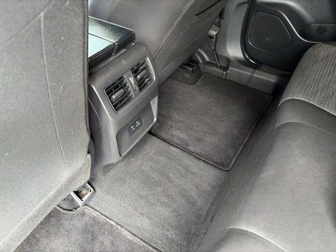 Used 2023 Nissan Rogue SV FWD image 29