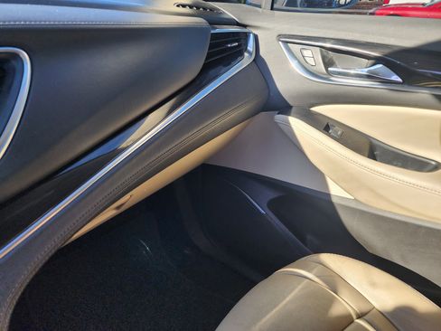 Used 2019 Buick Enclave Essence image 35