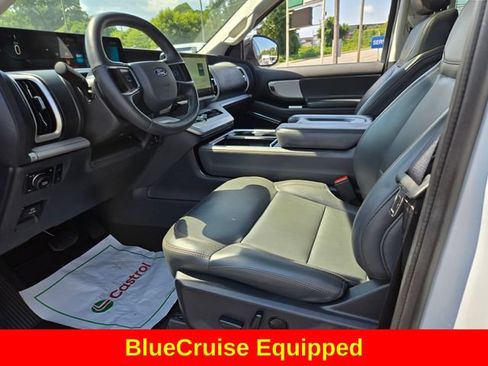 Used 2025 Ford Expedition Max Active AWD/4WD image 11