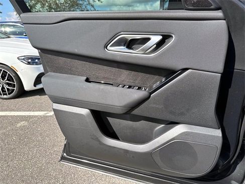 New 2025 Land Rover Range Rover Velar Dynamic SE image 19
