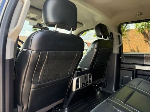 Used 2019 Ford F250 Lariat w/ Lariat Ultimate Package AWD/4WD image 38