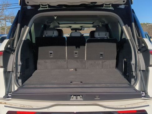 New 2025 Lincoln Navigator L Reserve image 24