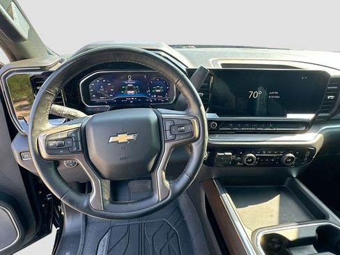 Used 2024 Chevrolet Silverado 2500 High Country w/ High Country Premium Package AWD/4WD image 11