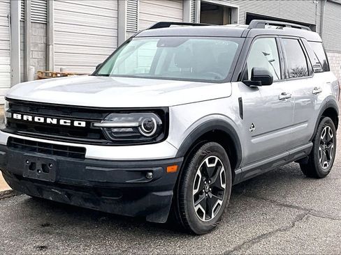 Used 2021 Ford Bronco Sport Outer Banks w/ Outer Banks Package (96D) image 2