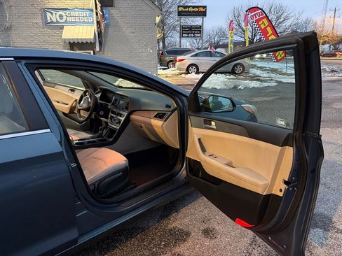 Used 2017 Hyundai Sonata SE image 12