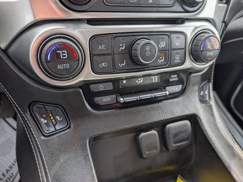 Used 2015 Chevrolet Suburban LT image 20