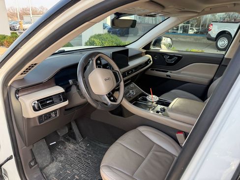 Used 2020 Lincoln Aviator Reserve w/ Equipment Group 201A image 9