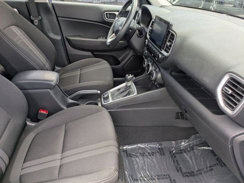 Used 2025 Hyundai Venue SEL FWD image 30