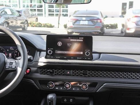 Used 2023 Honda Accord LX image 17