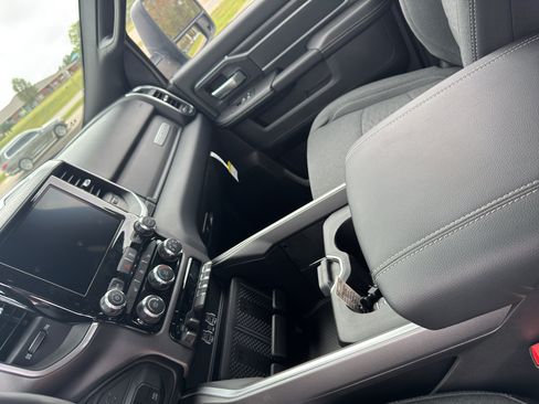 New 2026 RAM 2500 Big Horn AWD/4WD image 16