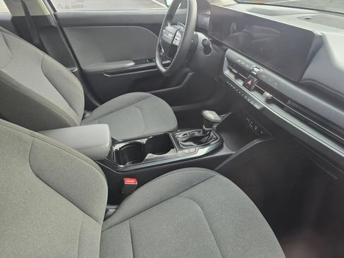 Used 2025 Kia K4 FWD image 12