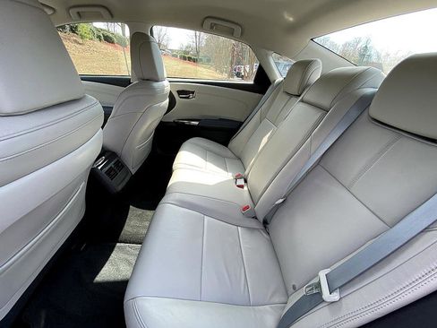 Used 2015 Toyota Avalon XLE image 12