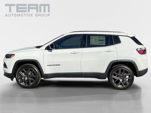 New 2026 Jeep Compass Latitude image 4