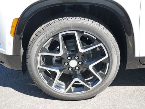 New 2026 Chevrolet Traverse High Country w/ LPO, Floor Liner Package AWD/4WD image 13