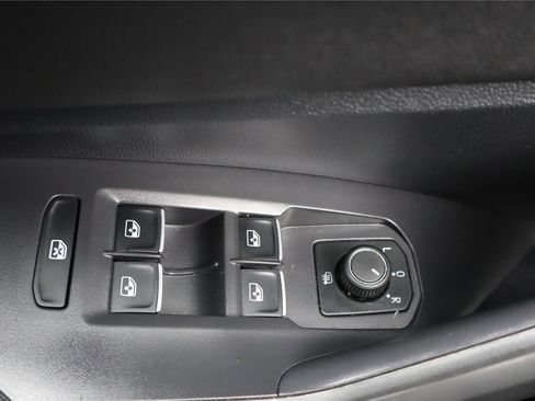 Used 2023 Volkswagen Jetta SE FWD image 14