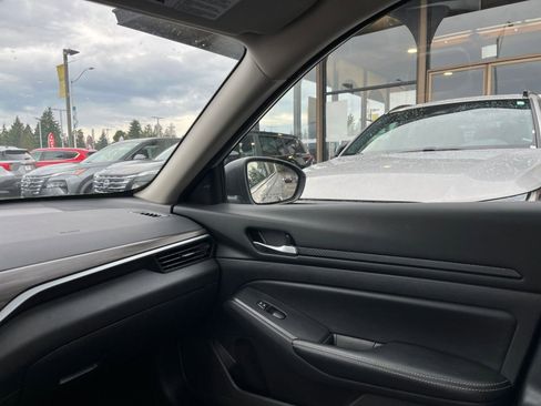 Used 2024 Nissan Altima 2.5 SV image 35