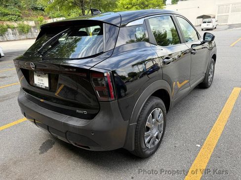 Used 2025 Nissan Kicks S AWD/4WD image 5